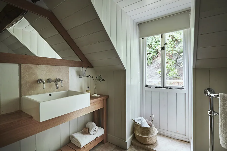 Pen Afon Coach House Bathroom