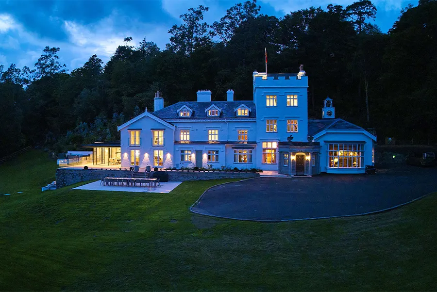 Ty Bryn Exterior At Night