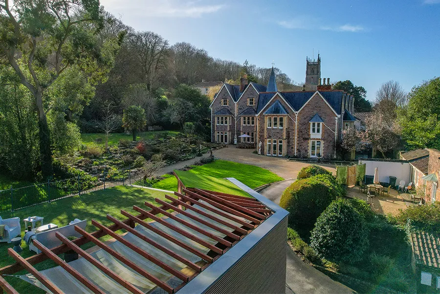 Mendip Manor Exterior 4