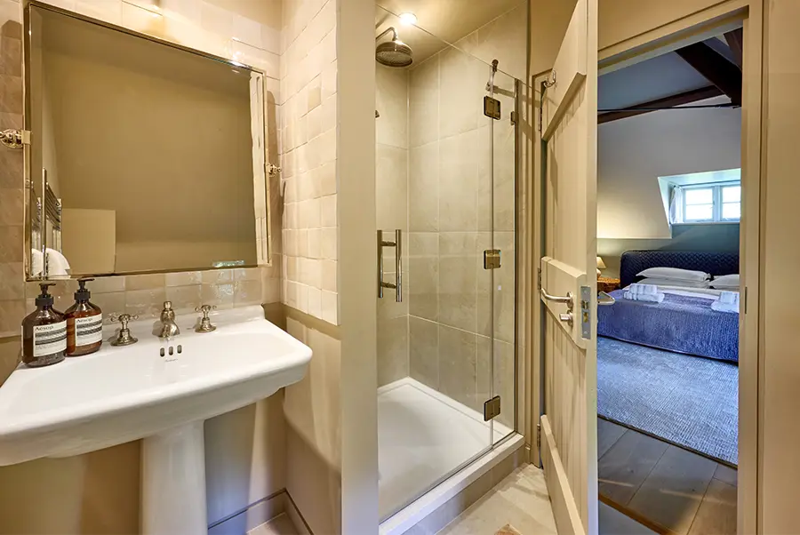 Dornywell Cottage Bathroom 2