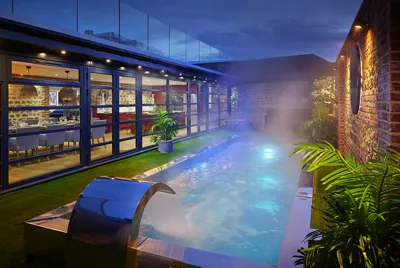 The Paisley Pig Pool 1