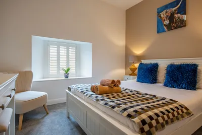 Courtyard Granary Bedroom 4